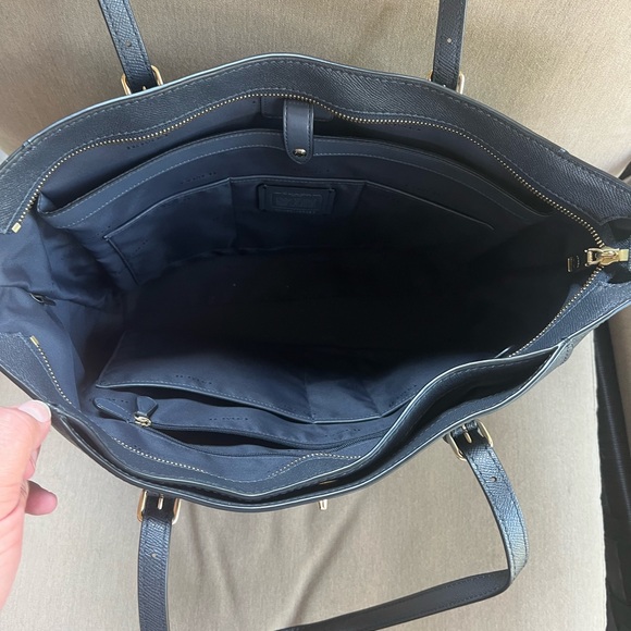 Coach 29086 Multifunction Crossgrain Leather Turnlock Tote Bag - Picture 3 of 4